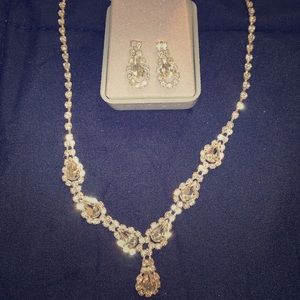 Diamond teardrop necklace w/ matching Earrings